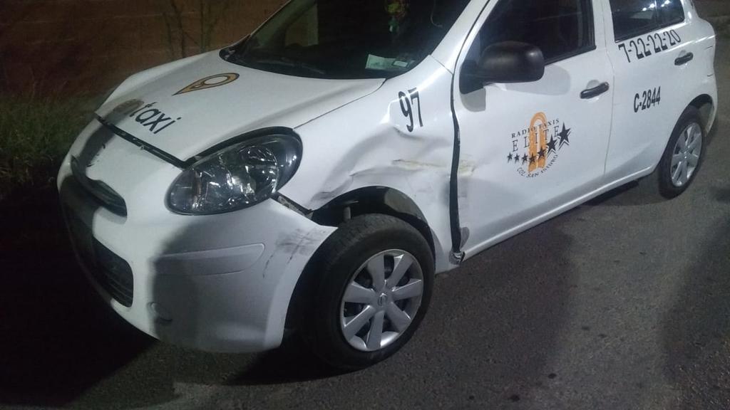 Chocan taxi y auto particular en la Torreón-San Pedro; reportan un lesionado. Noticias en tiempo real