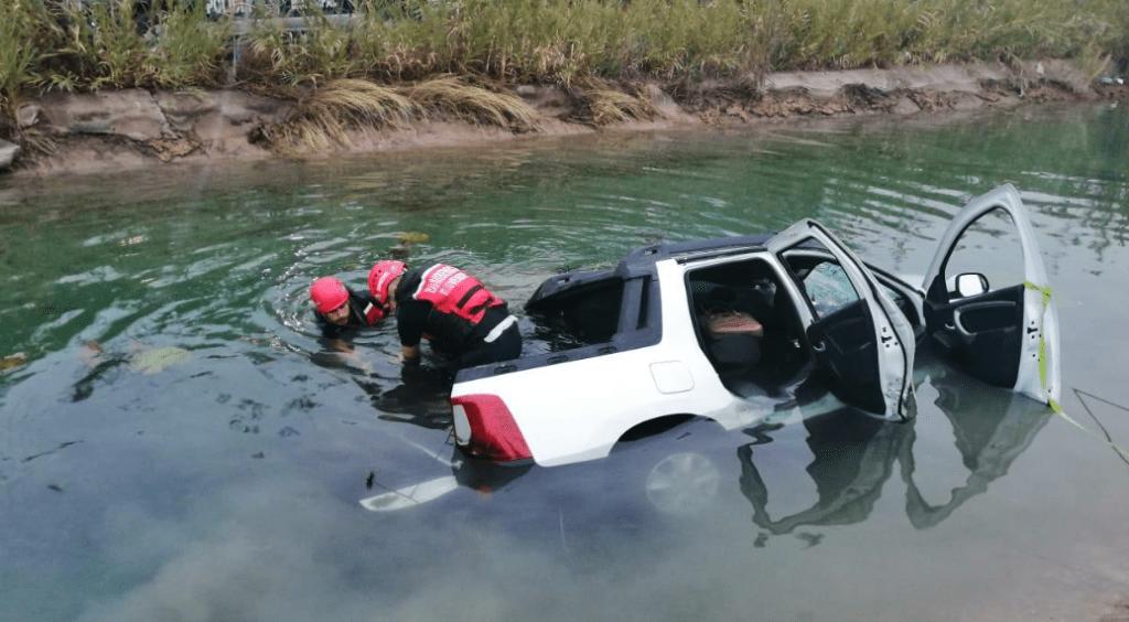 Camioneta cae a canal en San Luis Potosí; reportan 5 muertos. Noticias en tiempo real