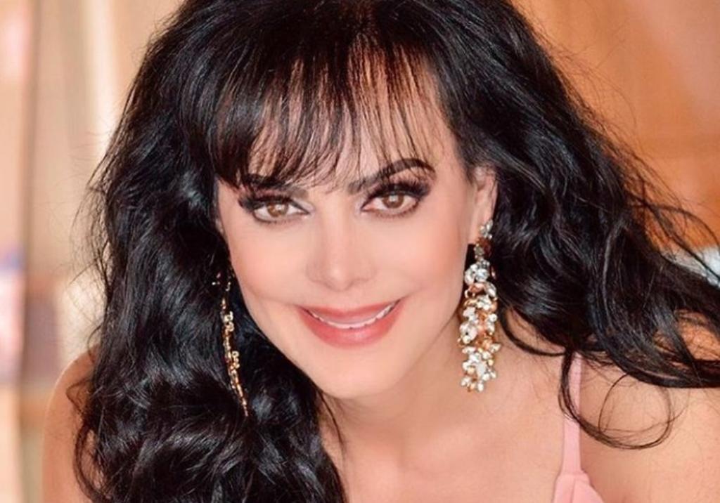 Maribel Guardia Deslumbra Con Sensual Escote, El Siglo De Torreón