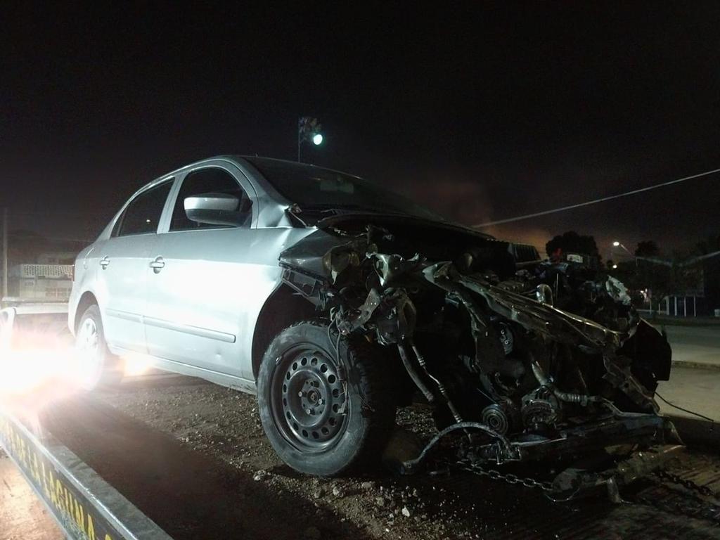 Hombre alcoholizado choca su vehículo en periférico de Torreón. Noticias en tiempo real