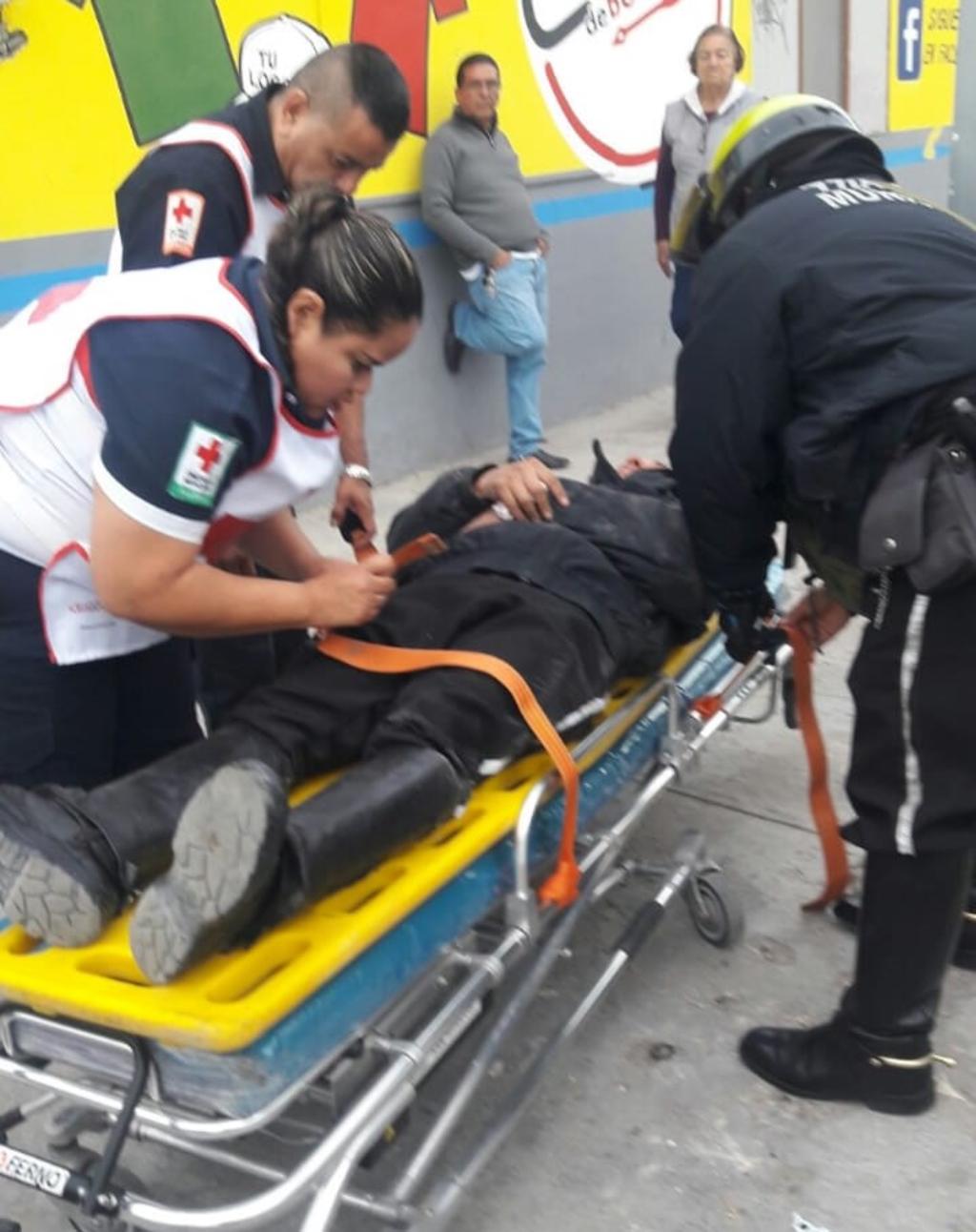 Agente vial de Gómez Palacio resulta lesionado en accidente. Noticias en tiempo real