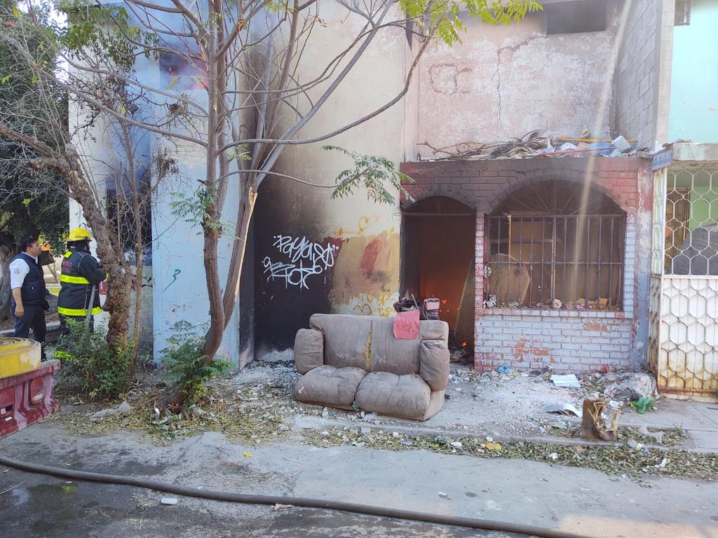 Voraz incendio consume vivienda en Torreón. Noticias en tiempo real