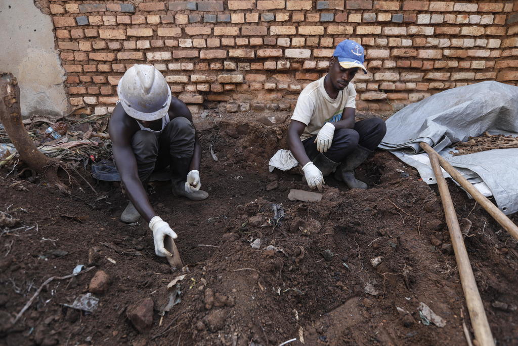 Encuentran seis fosas masivas en Burundi con 6 mil cadáveres. Noticias en tiempo real
