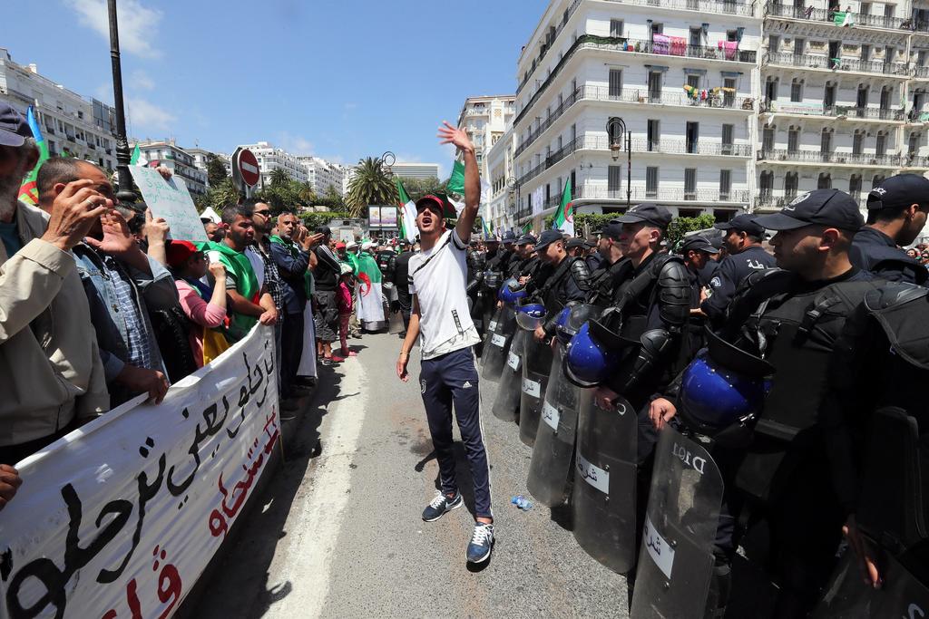 En primer año de protestas, AI denuncia la represión del régimen argelino. Noticias en tiempo real