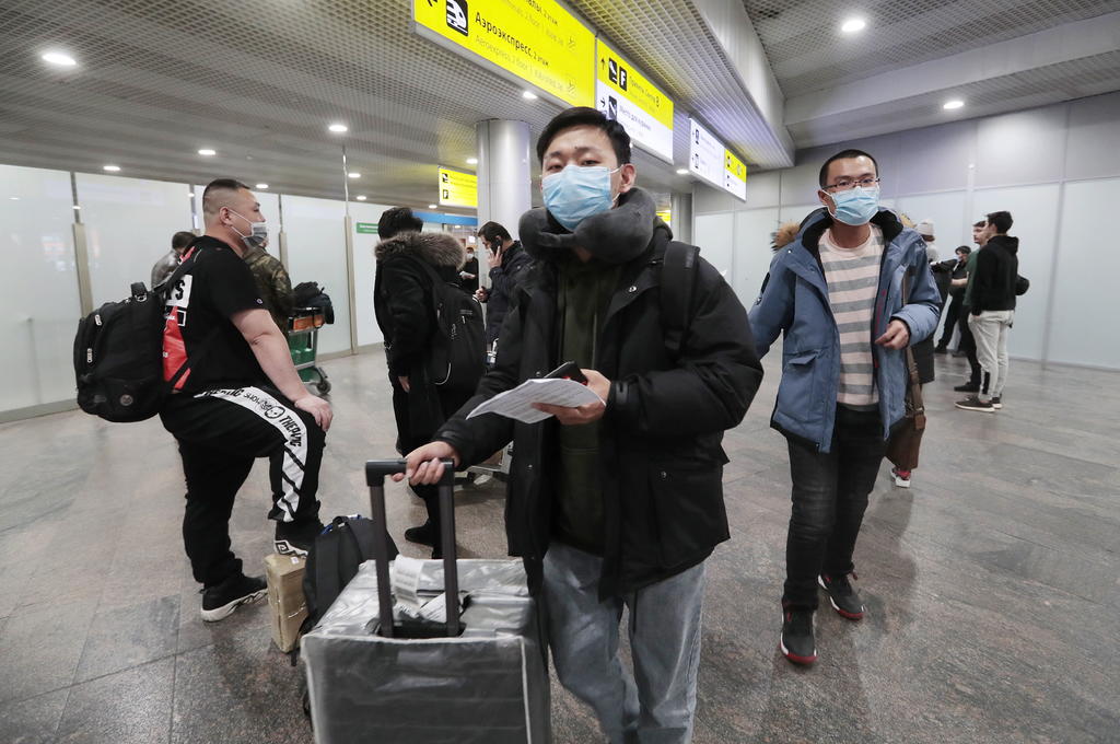 Eleva China a 2,118 la cifra de muertos por coronavirus. Noticias en tiempo real
