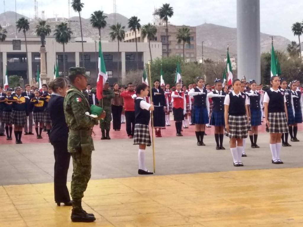 Alcaldes de La Laguna de Coahuila celebran Día de la Bandera en Torreón. Noticias en tiempo real