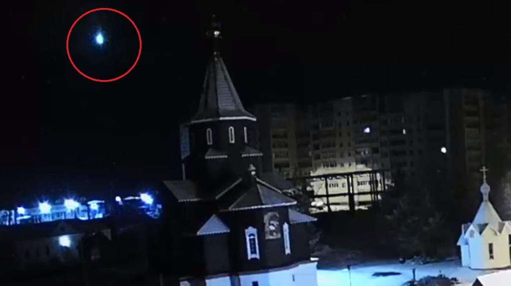 VIDEO: Meteorito ilumina el cielo en Rusia. Noticias en tiempo real