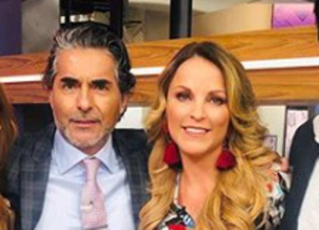 Raúl Araiza confirma romance con participante del programa Hoy. Noticias en tiempo real
