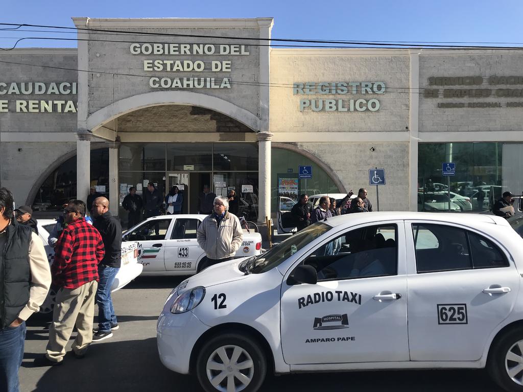 Amenazan taxistas con parar y quemar Ubers en Monclova. Noticias en tiempo real