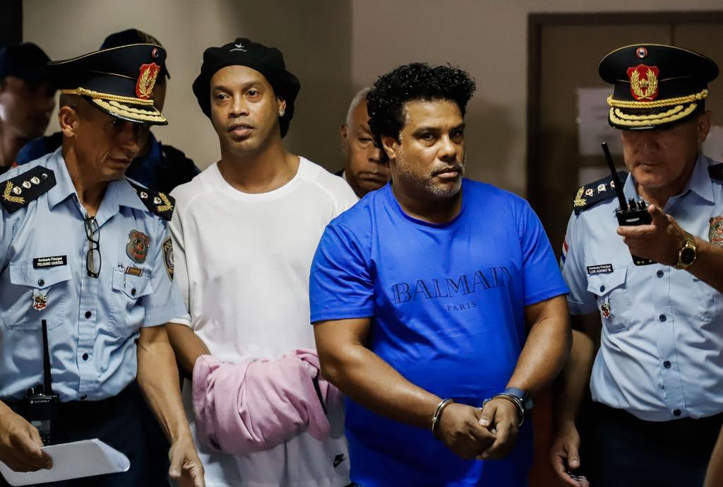 Dictan prisión preventiva a Ronaldinho en Paraguay. Noticias en tiempo real