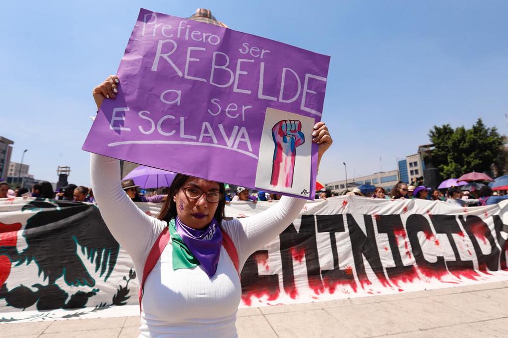 Se concentran cientos de mujeres para marcha contra violencia en CDMX. Noticias en tiempo real