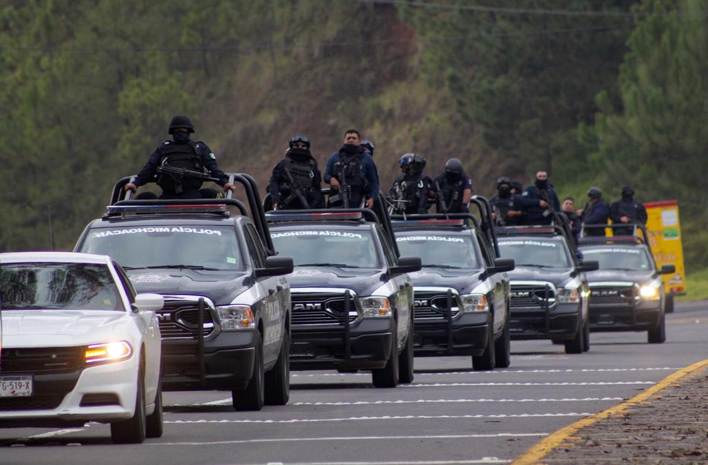 Enfrentamiento entre comuneros y policías deja cuatro heridos en Michoacán. Noticias en tiempo real
