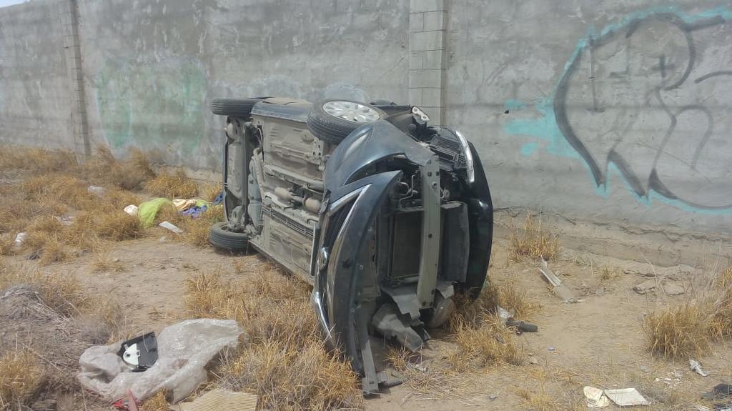 Vuelca automóvil en la Matamoros-Torreón. Noticias en tiempo real