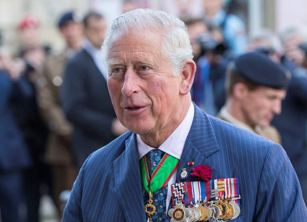 Príncipe Carlos inaugura hospital para COVID-19 en Londres. Noticias en tiempo real