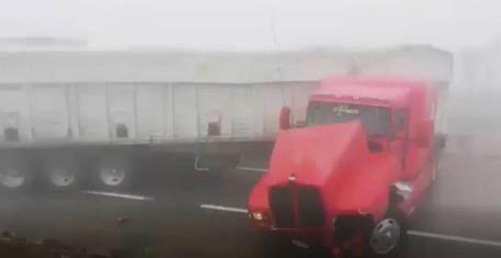 Reportan 2 muertos tras carambola en la autopista Saltillo-Monterrey. Noticias en tiempo real