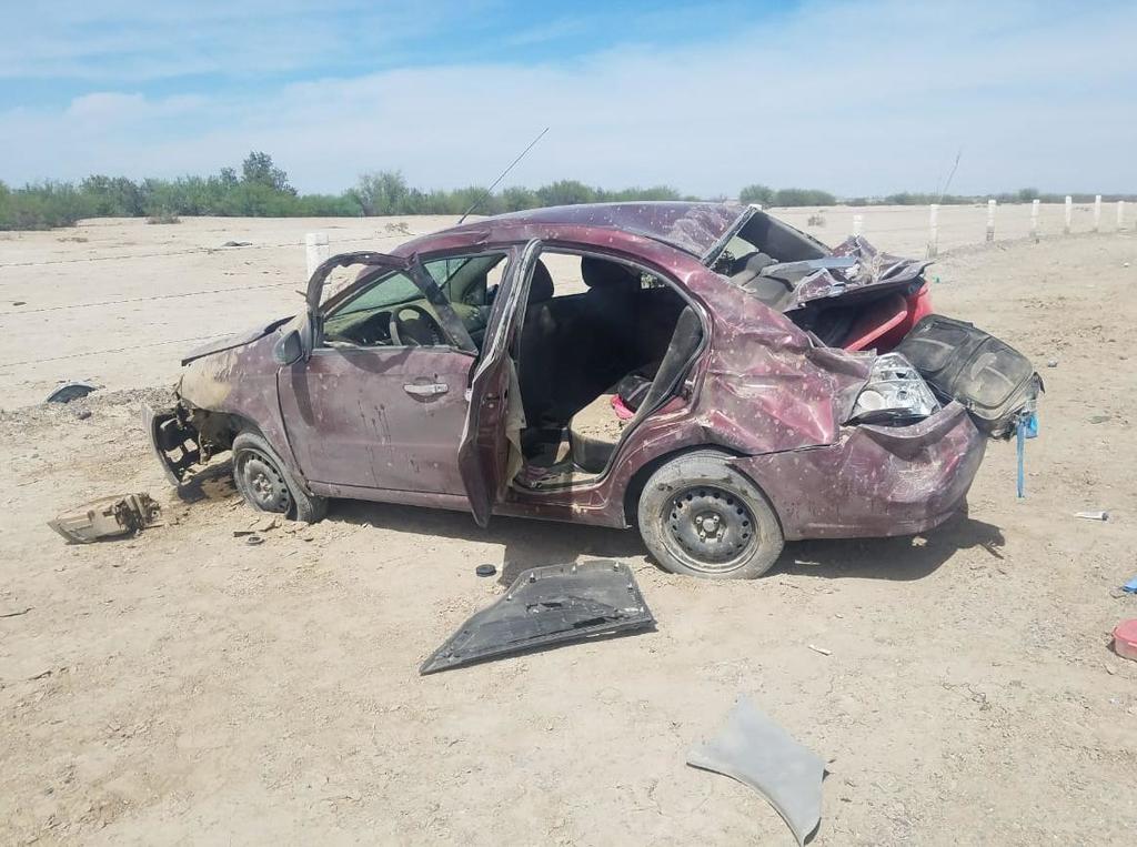 Mujer pierde la vida en aparatosa volcadura en la carretera Saltillo-Torreón. Noticias en tiempo real