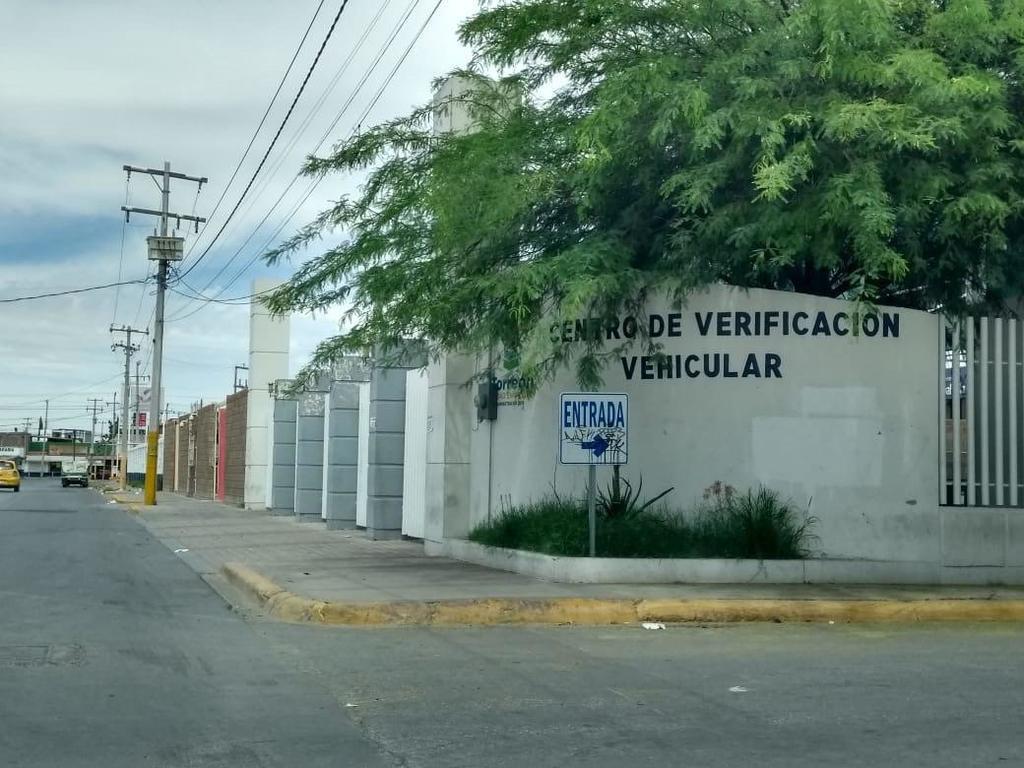 Centro de Verificación Vehicular de Torreón detiene actividad por COVID-19. Noticias en tiempo real