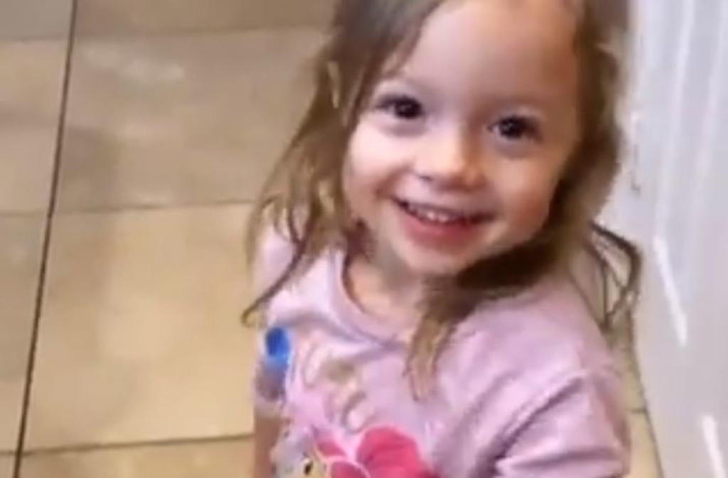Jala mi dedo; el video de la niña que encantó a miles de papás. Noticias en tiempo real