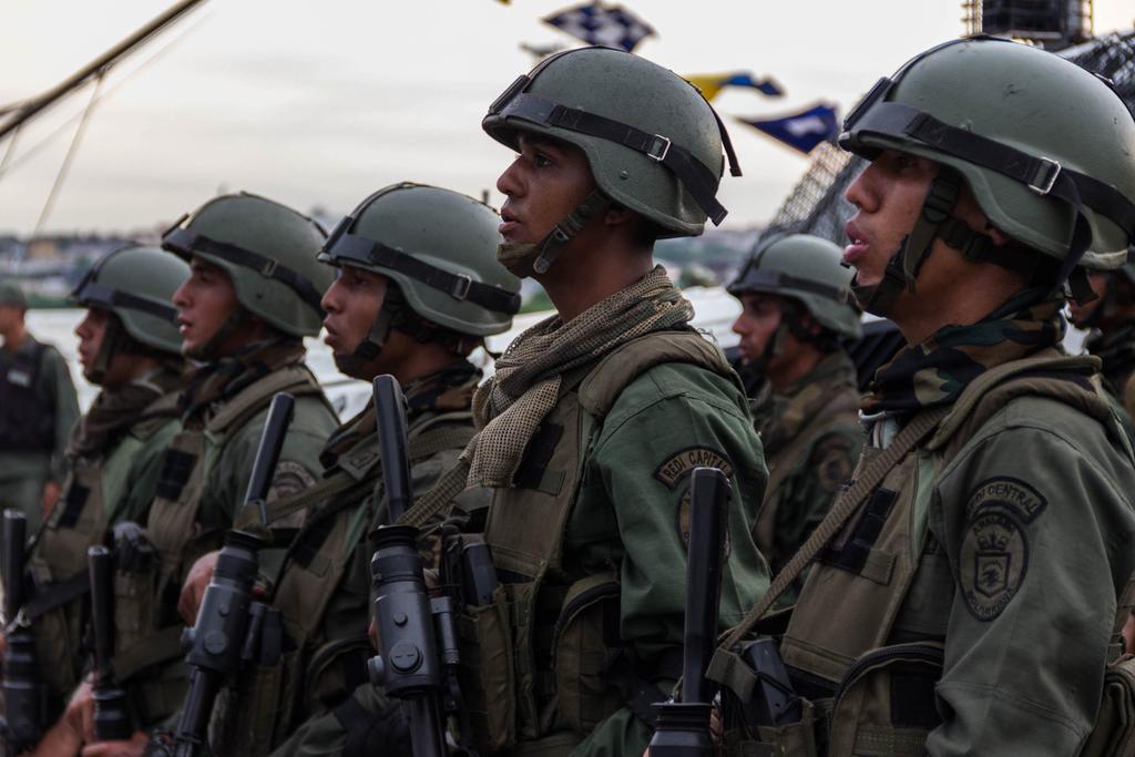 Envía Venezuela 2,350 militares a la frontera con Colombia. Noticias en tiempo real