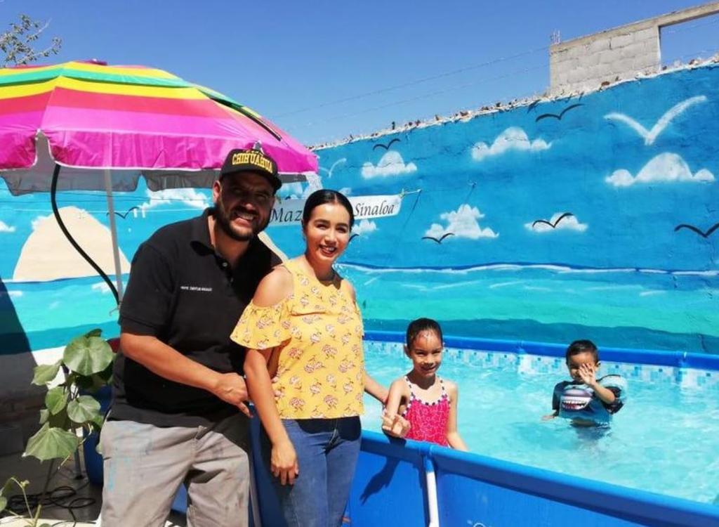Familia coahuilense recrea Mazatlán en su patio para salir de vacaciones. Noticias en tiempo real