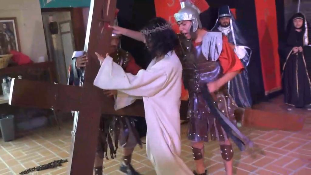 Realizan Vía Crucis a puerta cerrada en Saltillo por coronavirus. Noticias en tiempo real
