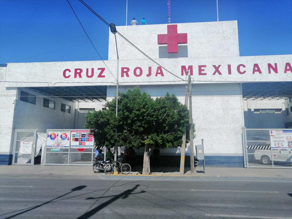 Joven baleado llega a Cruz Roja de Torreón pidiendo auxilio. Noticias en tiempo real