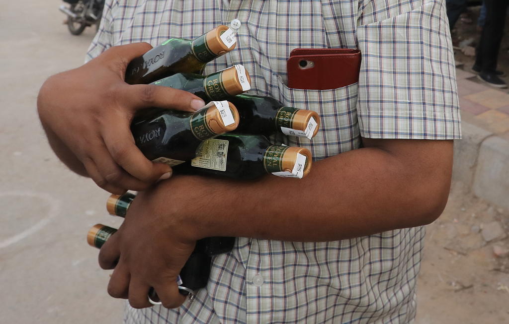 Mueren 17 personas por ingerir alcohol adulterado en Puebla. Noticias en tiempo real