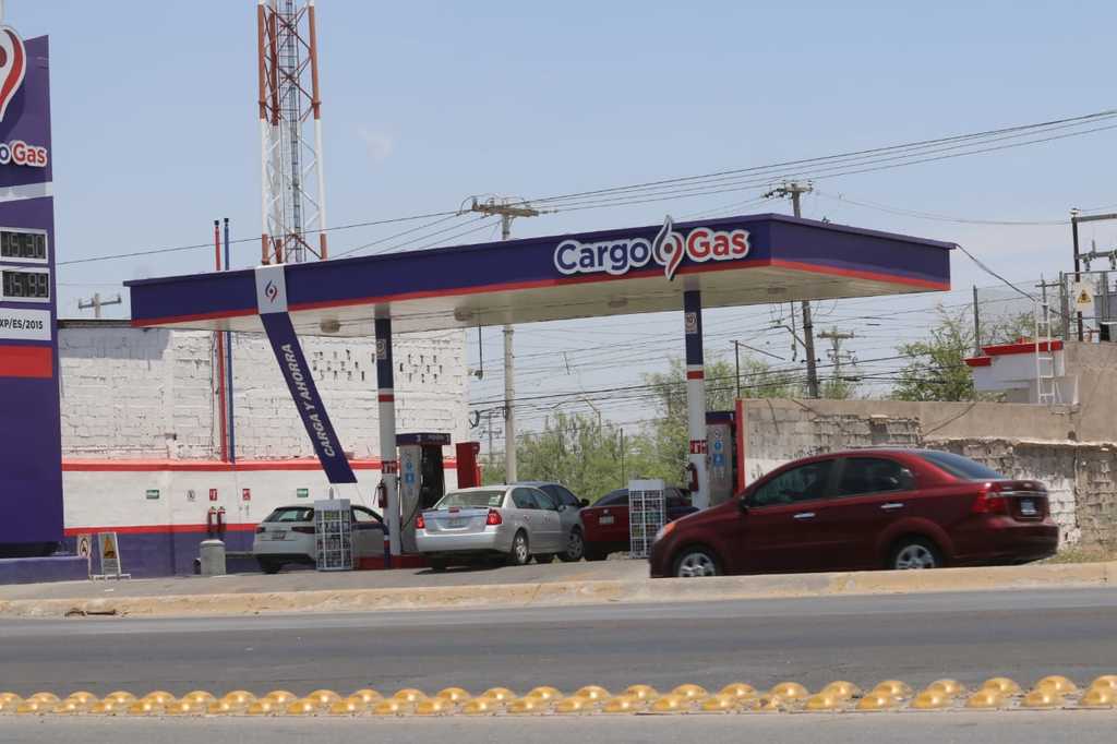 Sujetos armados asaltan gasolineras en Torreón. Noticias en tiempo real