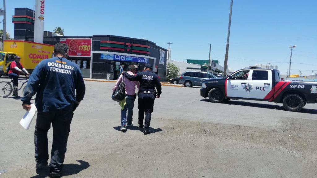 Hombre intenta lanzarse de puente en Torreón. Noticias en tiempo real