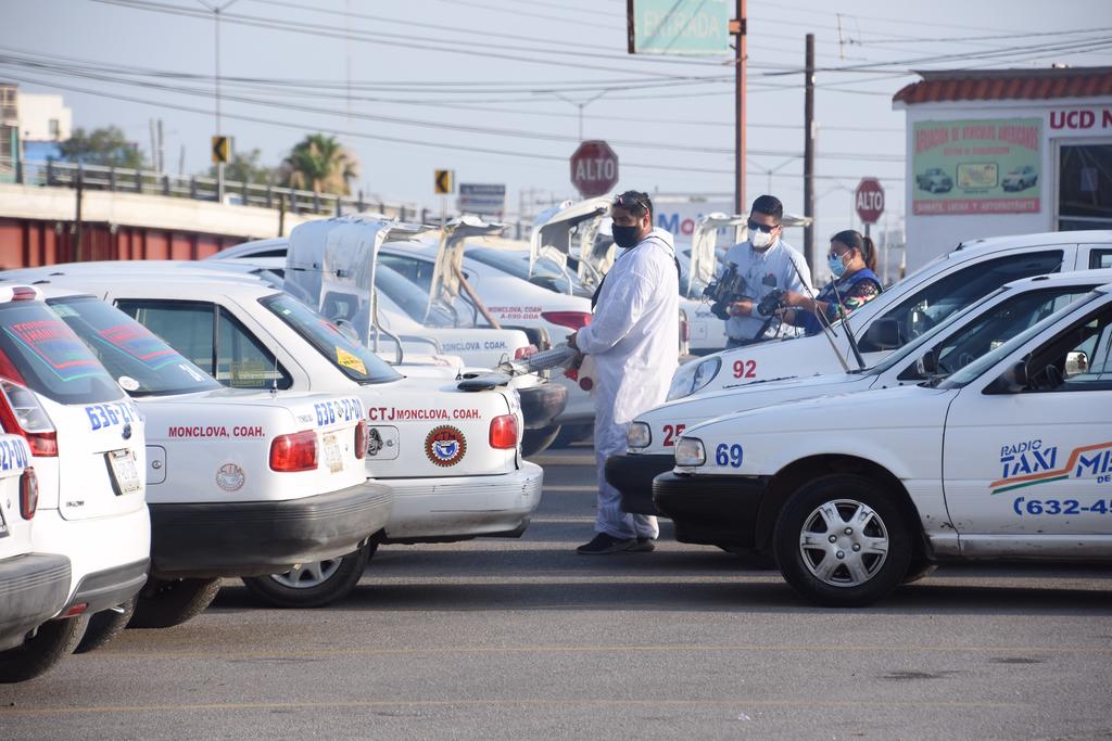 Sanitiza Transporte Público 200 taxis en Monclova. Noticias en tiempo real