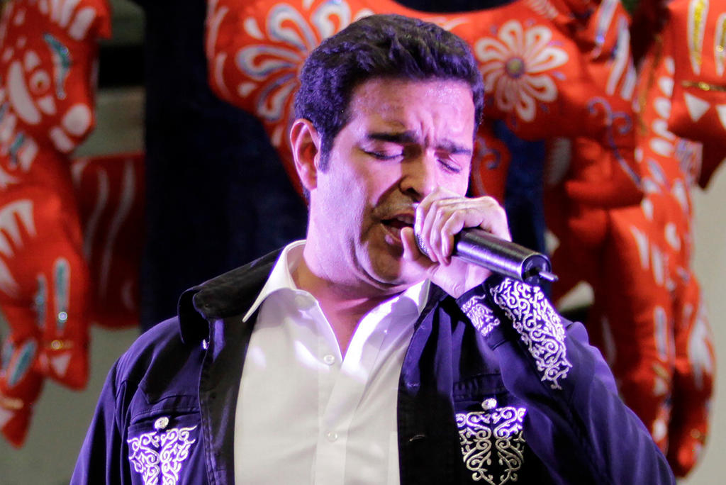 Pablo Montero graba en su casa canción de Juan Gabriel. Noticias en tiempo real