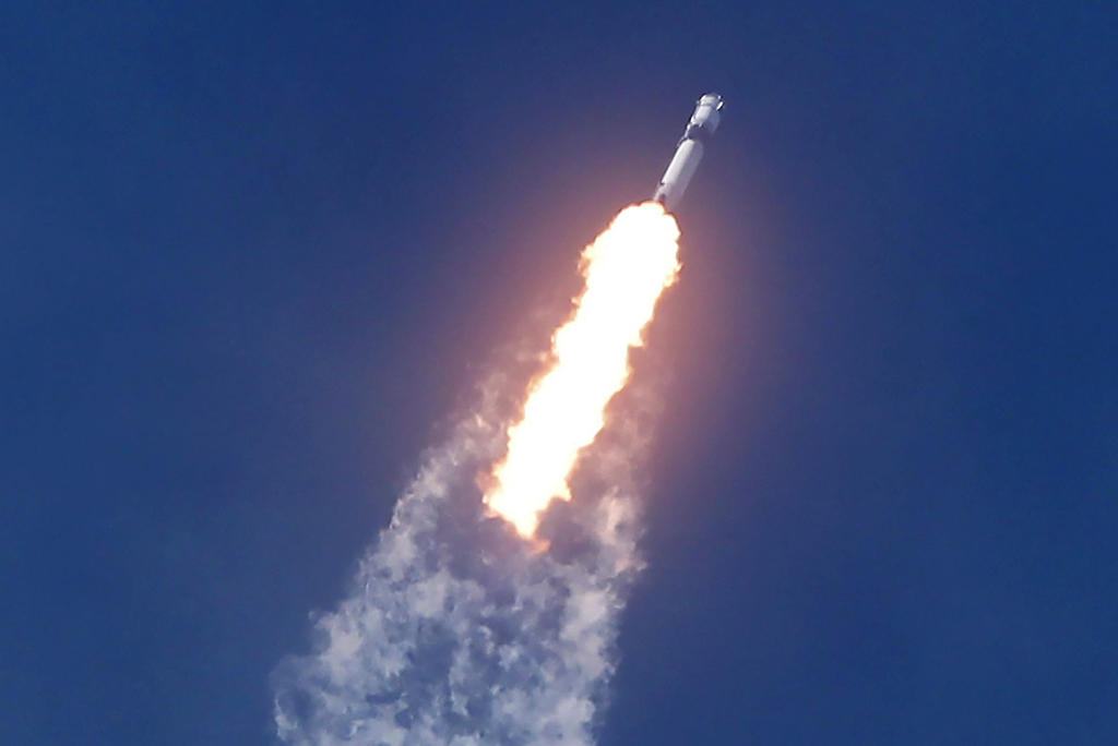 Así se vio el Falcon 9 de NASA y SpaceX desde Europa. Noticias en tiempo real