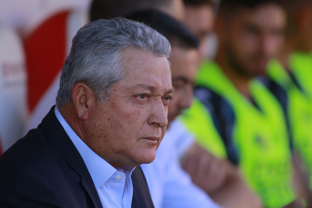 Víctor Manuel Vucetich deja de ser técnico de Querétaro. Noticias en tiempo real