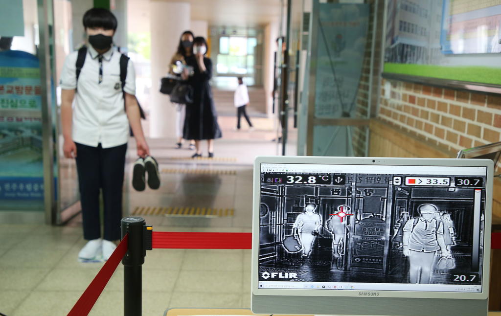 Corea del Sur reabre escuelas pese a repunte de casos de COVID-19. Noticias en tiempo real