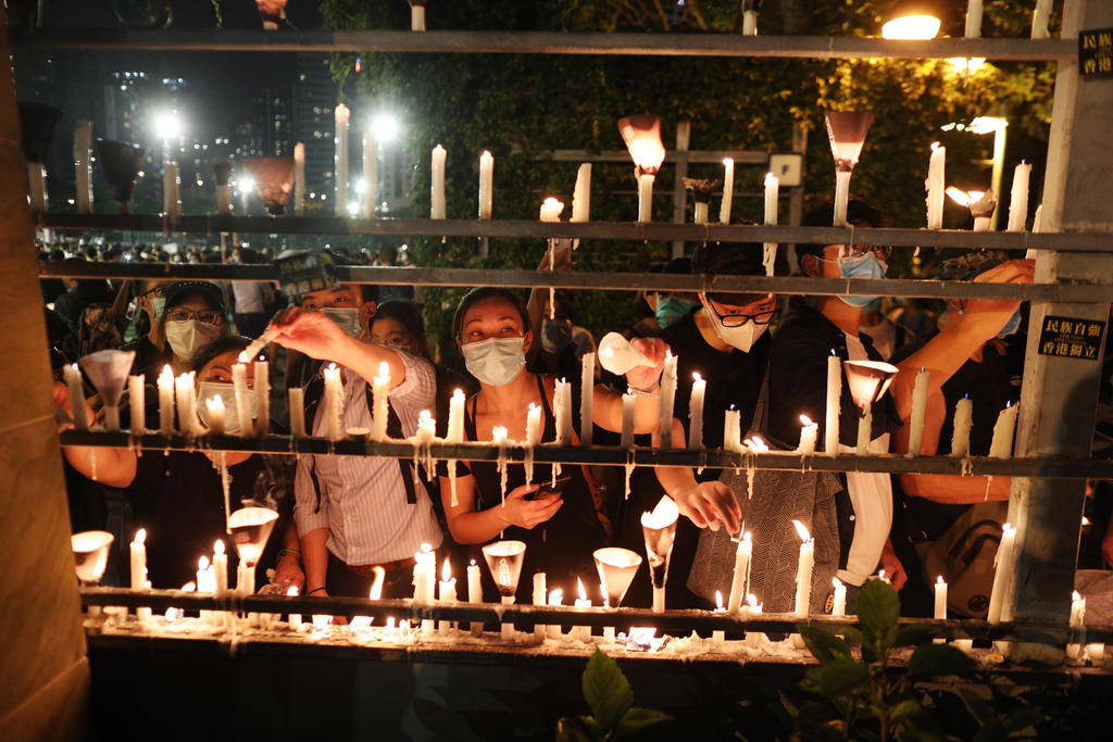 Desafía Hong Kong confinamiento; conmemoran a víctimas de Tiananmén?. Noticias en tiempo real