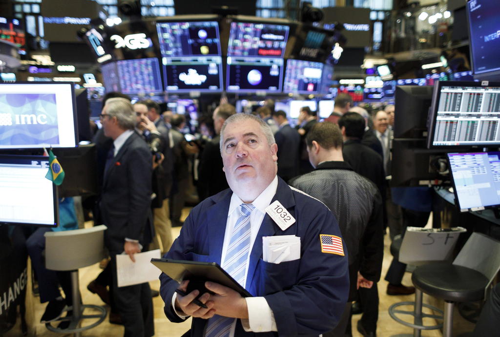 Wall Street cierra con ganancias; Dow Jones sube 3.5% tras incremento de empleo en EUA. Noticias en tiempo real