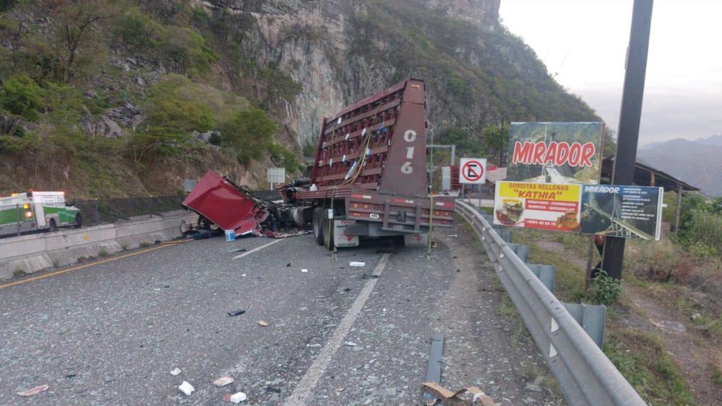 Choque en la Durango-Mazatlán deja un muerto; cierran circulación. Noticias en tiempo real