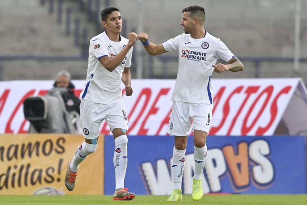 Cruz Azul golea a los Pumas en la Copa por México. Noticias en tiempo real