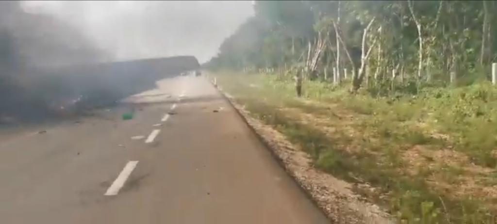 Se incendia avioneta en carretera de Quintana Roo. Noticias en tiempo real