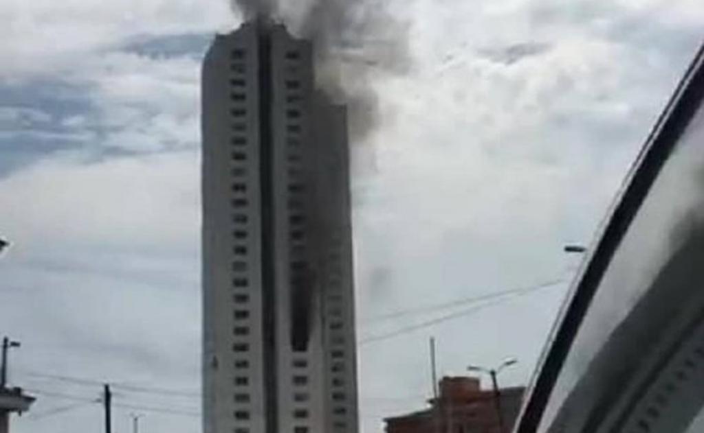 Edificio se incendia en Boca del Río, Veracruz. Noticias en tiempo real