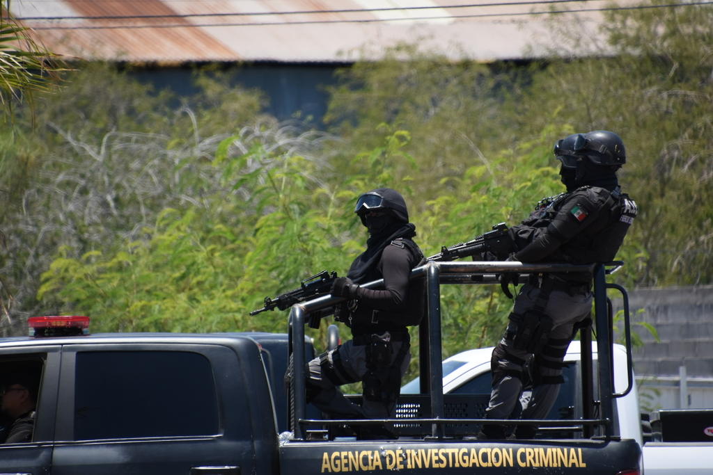 A mano armada sujeto asalta una tienda de conveniencia en Torreón. Noticias en tiempo real