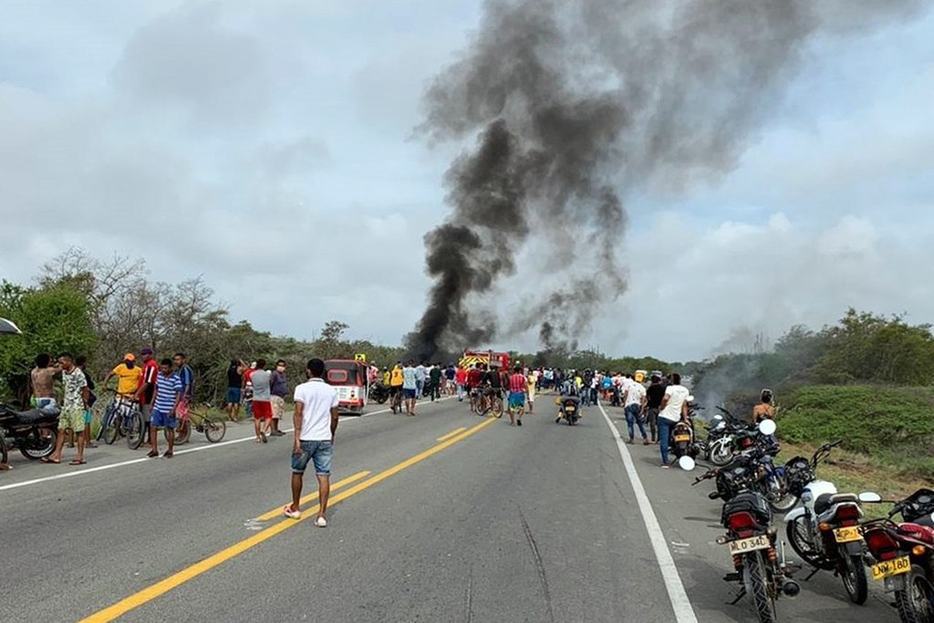 Incendio de camión en Colombia deja 7 muertos. Noticias en tiempo real
