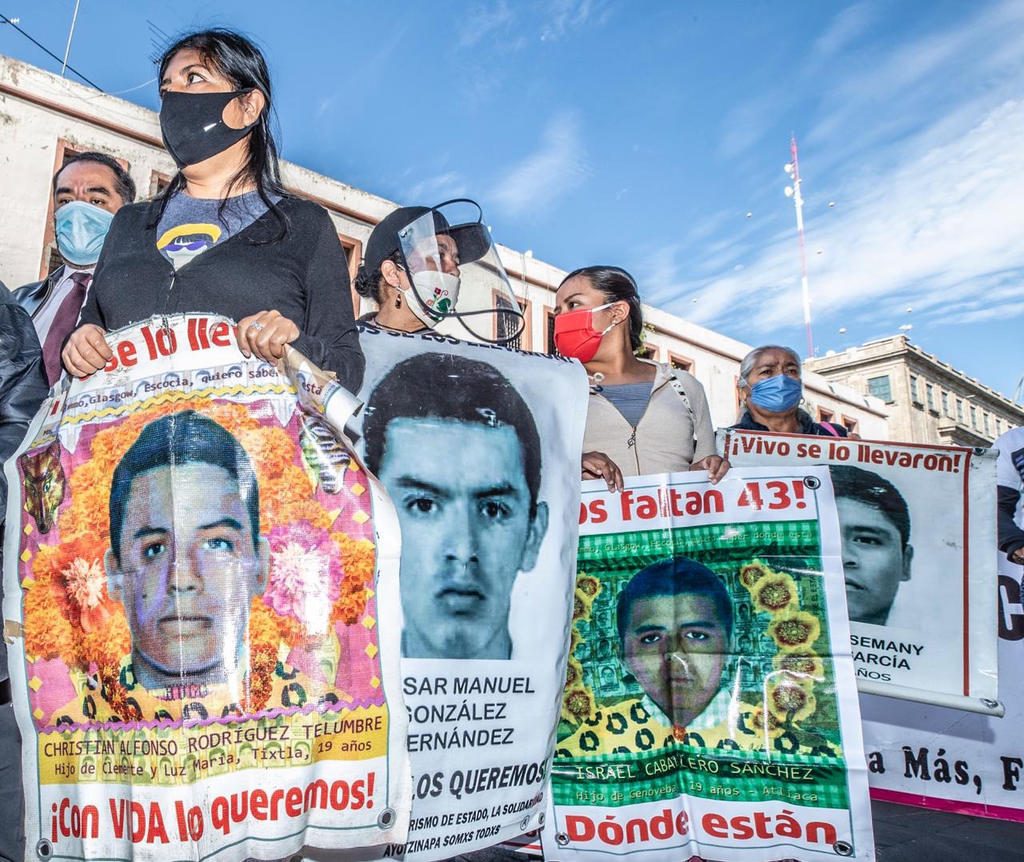 Ratifica Obrador compromiso de resolver caso Ayotzinapa. Noticias en tiempo real