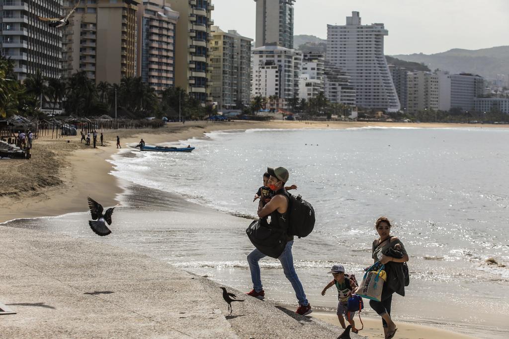 Destituyen a funcionarios municipales por tirar aguas negras en Acapulco. Noticias en tiempo real