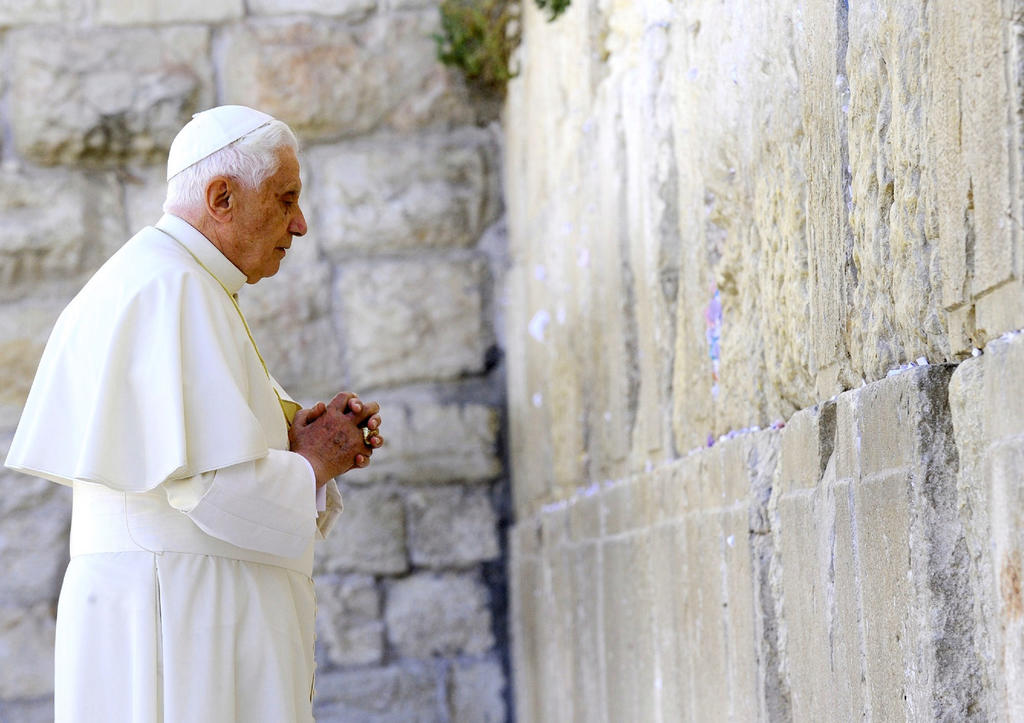 Papa emérito Benedicto XVI está gravemente enfermo, asegura biógrafo. Noticias en tiempo real