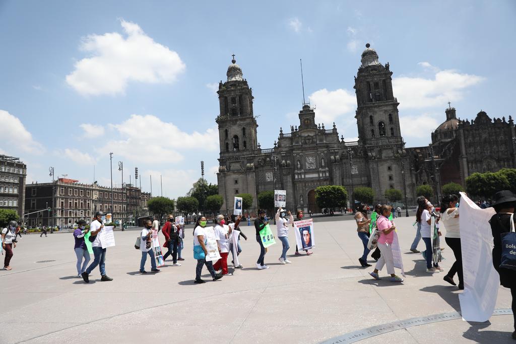 Marchan familiares de desaparecidos en México. Noticias en tiempo real
