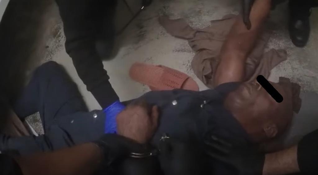 No puedo respirar; video muestra a preso quejándose antes de morir. Noticias en tiempo real