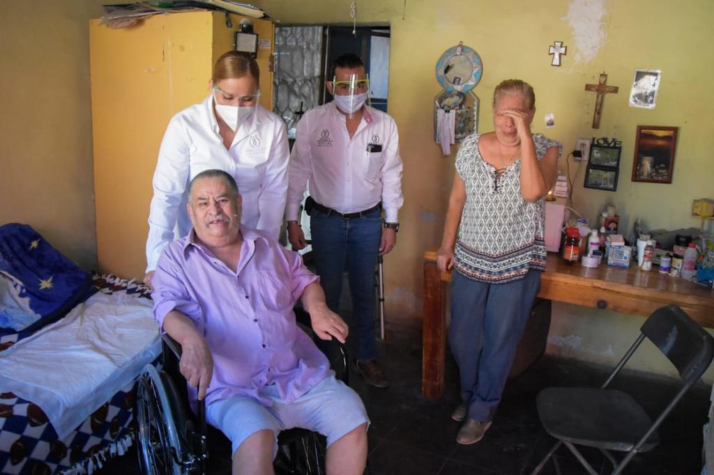 Entregan sillas y aparatos ortopédicos en Gómez Palacio. Noticias en tiempo real