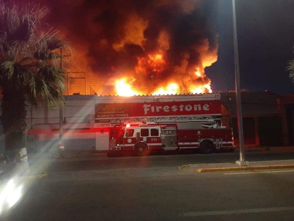 Controlan incendio en Parque Industrial de Gómez Palacio. Noticias en tiempo real