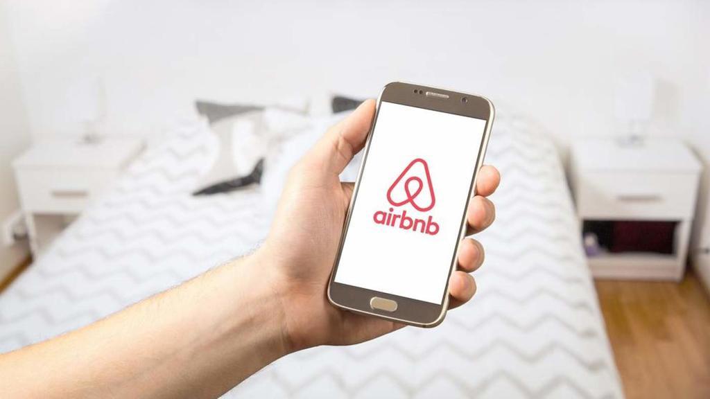 Planea Airbnb salir a bolsa a fin de año. Noticias en tiempo real